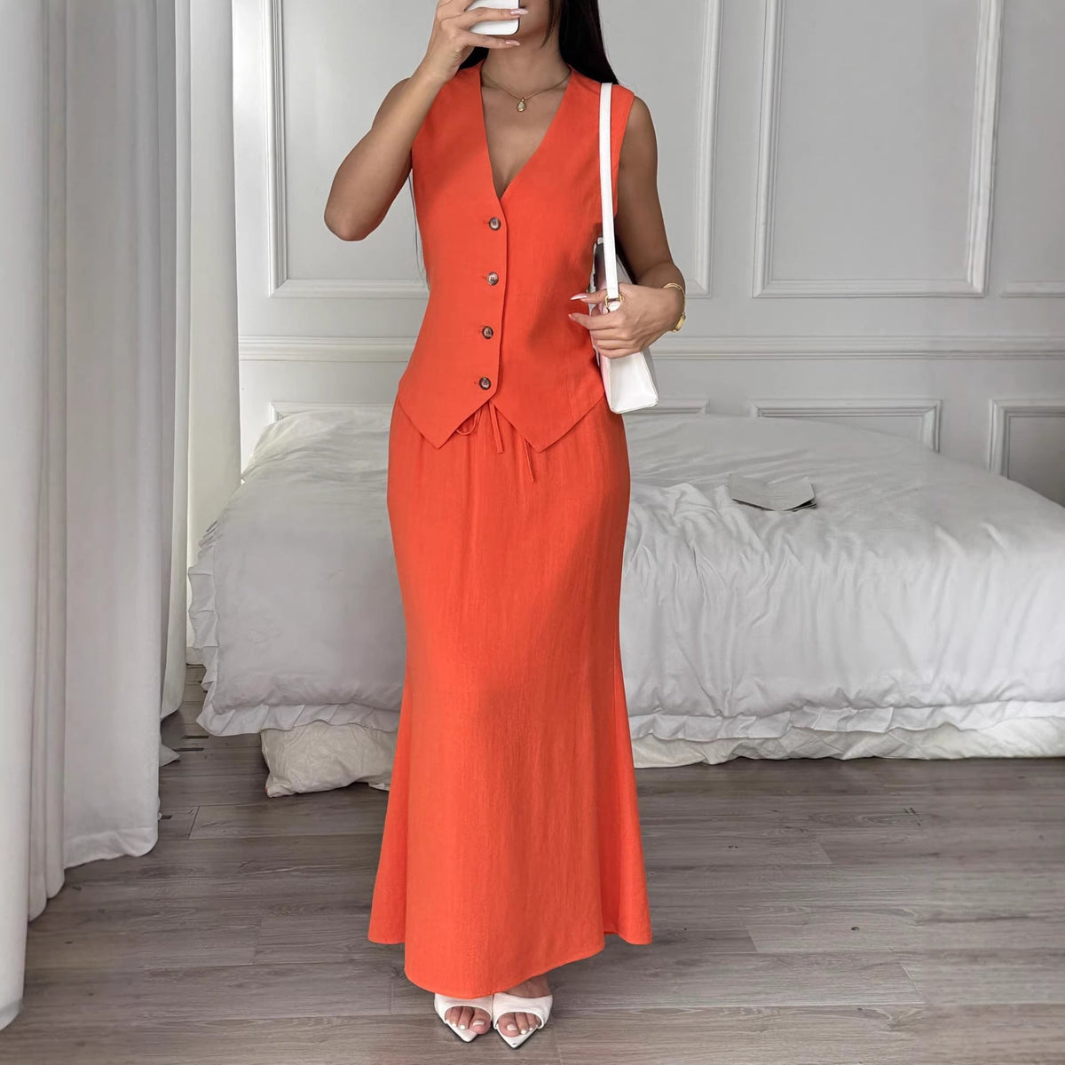 Cozy casual women's summer outfit