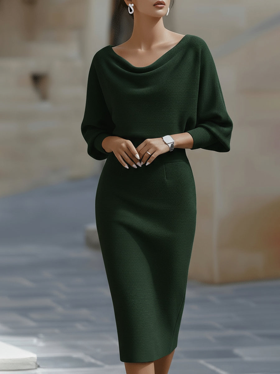 Elegant women's dress with batwing sleeves