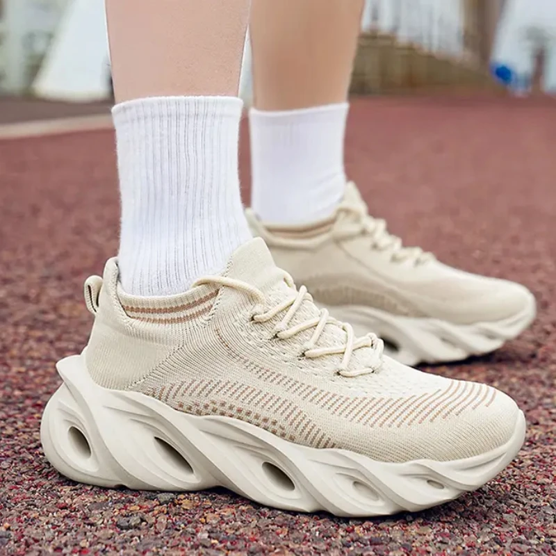 Nova Pulse Sneakers