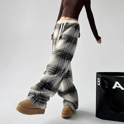Luna Plaid Sweatpants