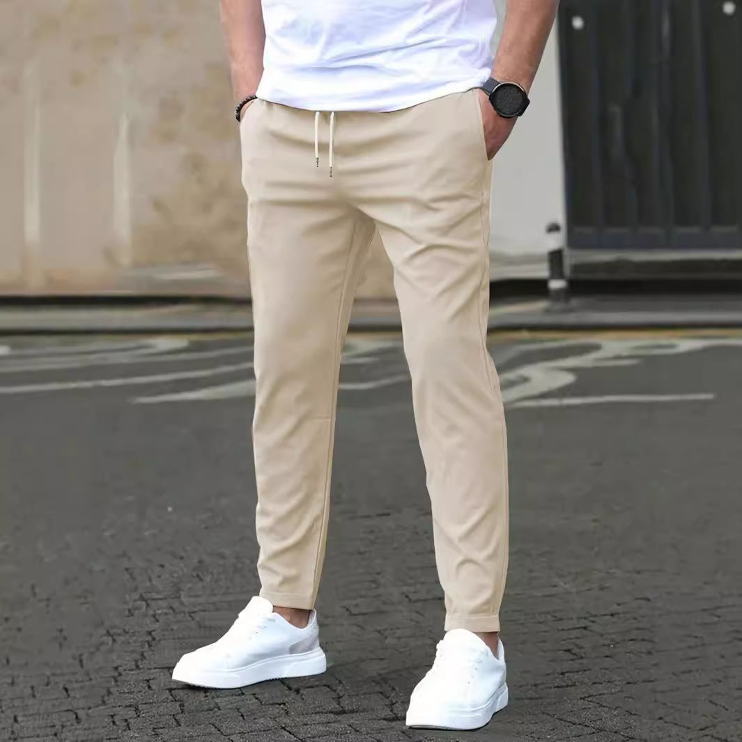 Stylish men's casual cropped trousers