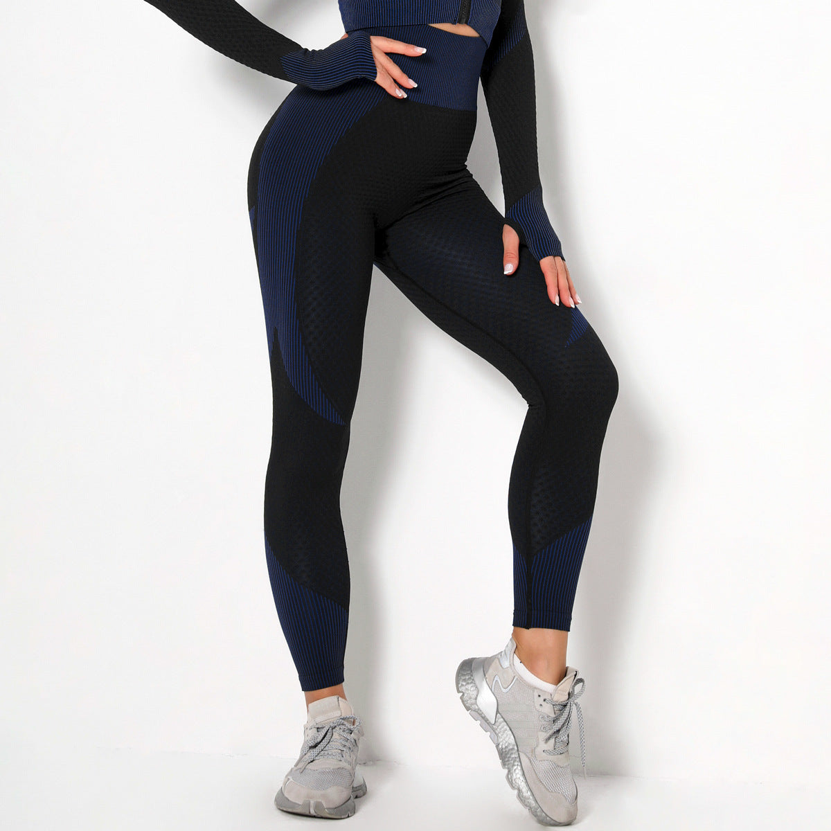 Women's athletic yoga and gym outfit
